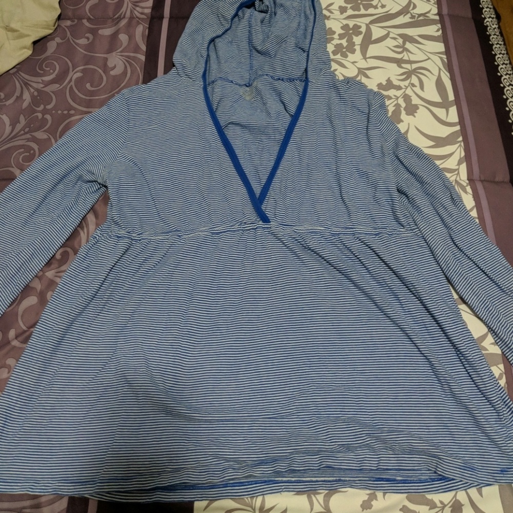 Old Navy Long sleeve hooded shirt